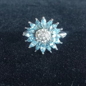 Sterling Silver Blue & White CZ Sunflower Ring Size 8 Stamped 925 NWOT